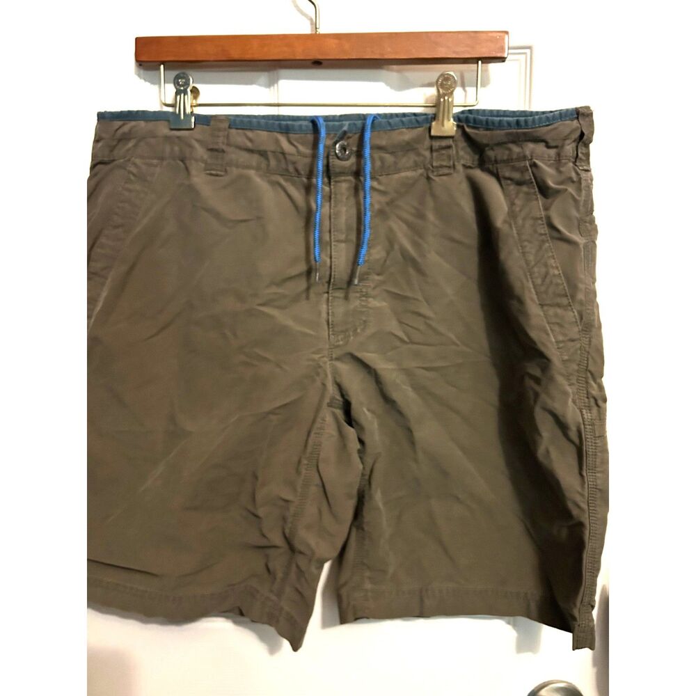 North Face dark khaki shorts size 38